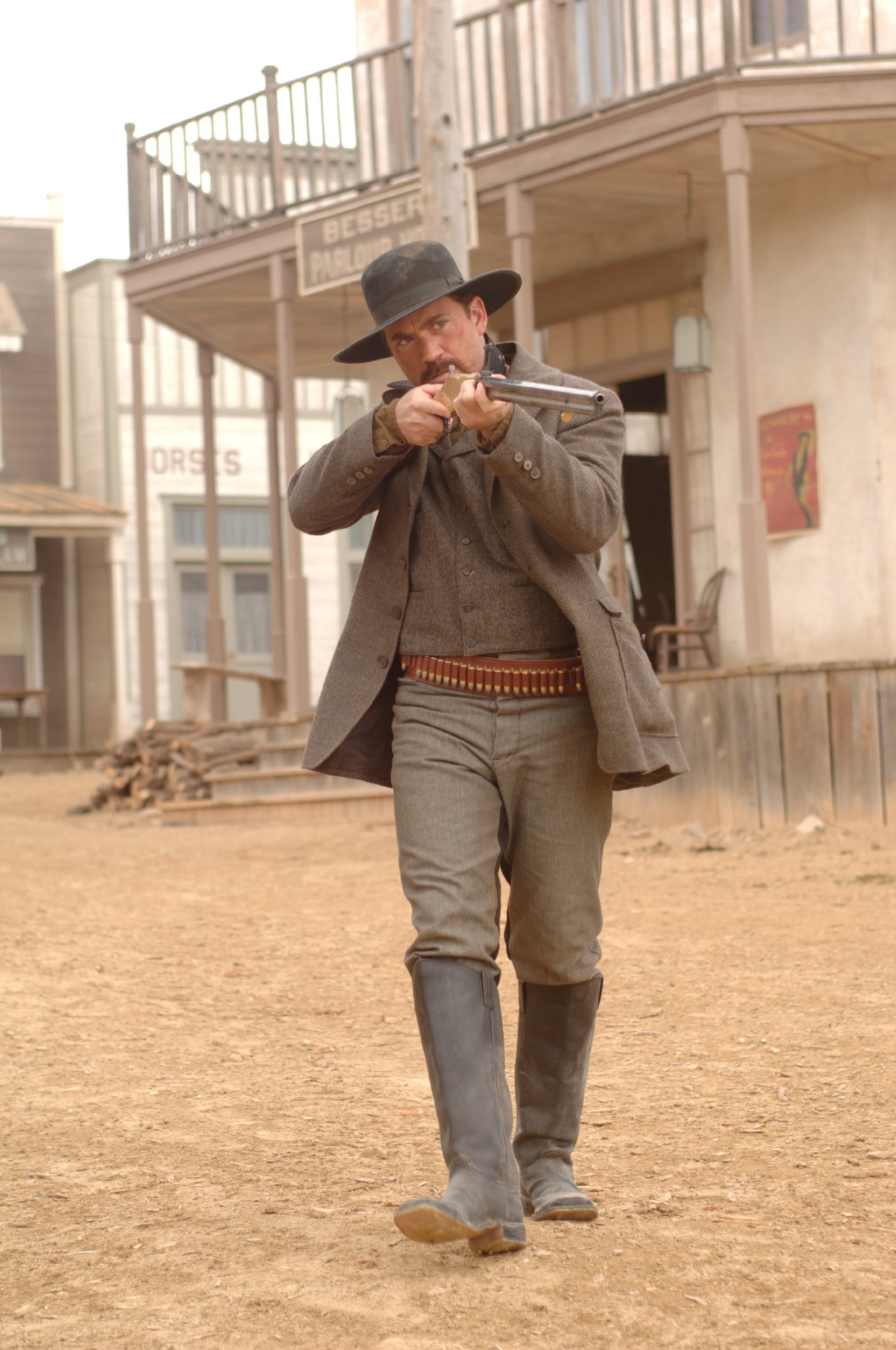 Фото - Girard Swan: 1360x2048 / 366 Кб