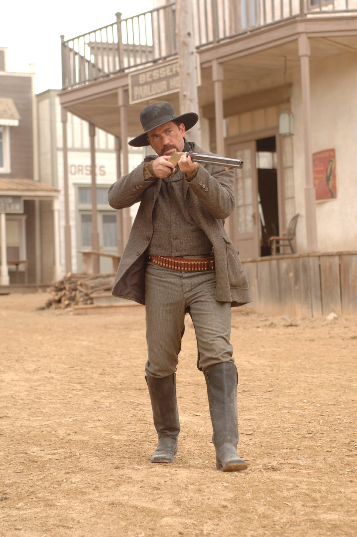 Фото - Girard Swan: 1360x2048 / 370 Кб