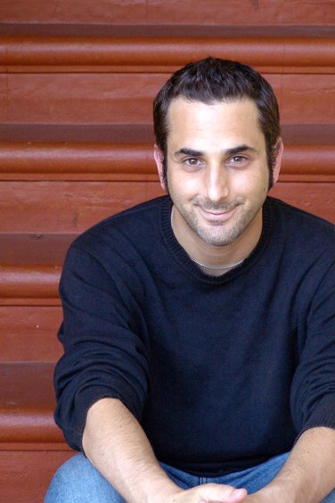 Фото - Devin Kamin: 376x564 / 38 Кб