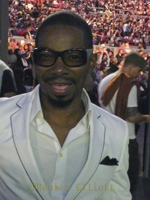 Фото - Дуайт Юэлл: 600x800 / 82 Кб