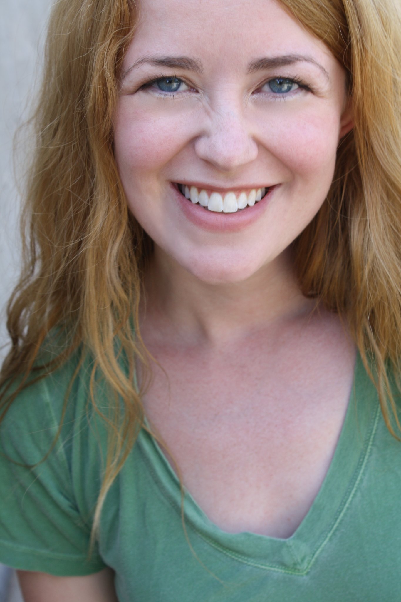 Фото - Angela Dezen: 1365x2048 / 259 Кб