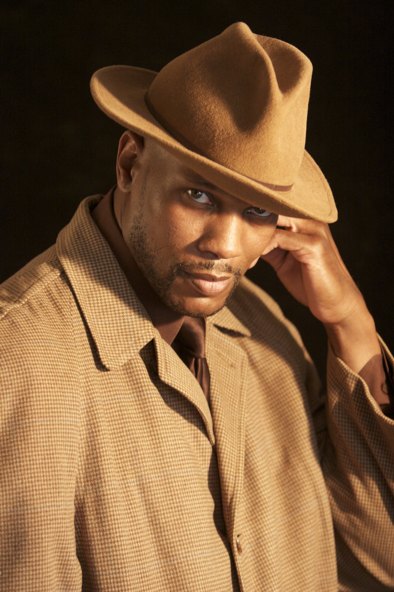 Фото - Дуэйн Эдвэй: 1363x2048 / 465 Кб