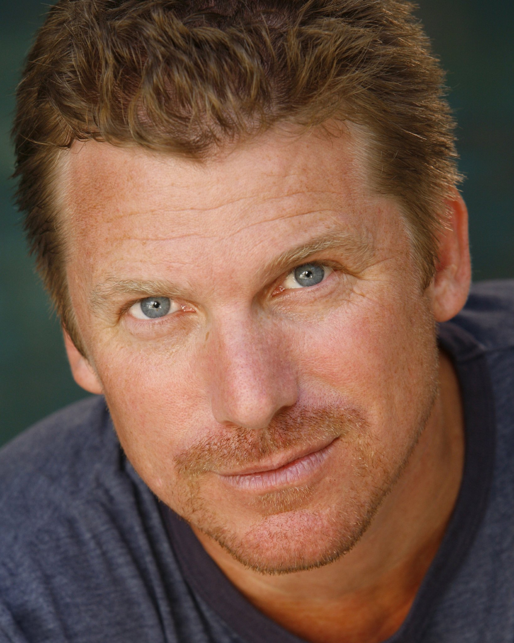 Фото - Nathan Prevost: 1638x2048 / 434 Кб