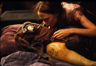 Фото - Анджела Беттис: 335x231 / 19 Кб