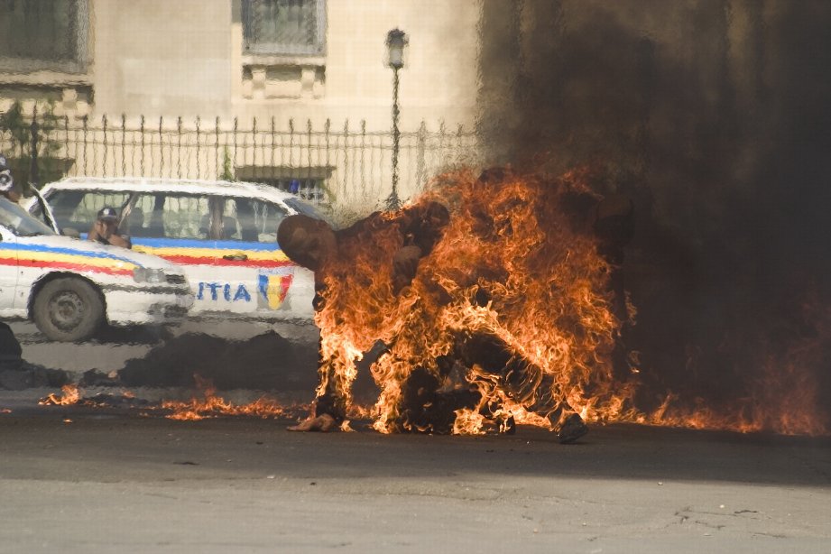 Фото - Tom Delmar: 921x614 / 100 Кб