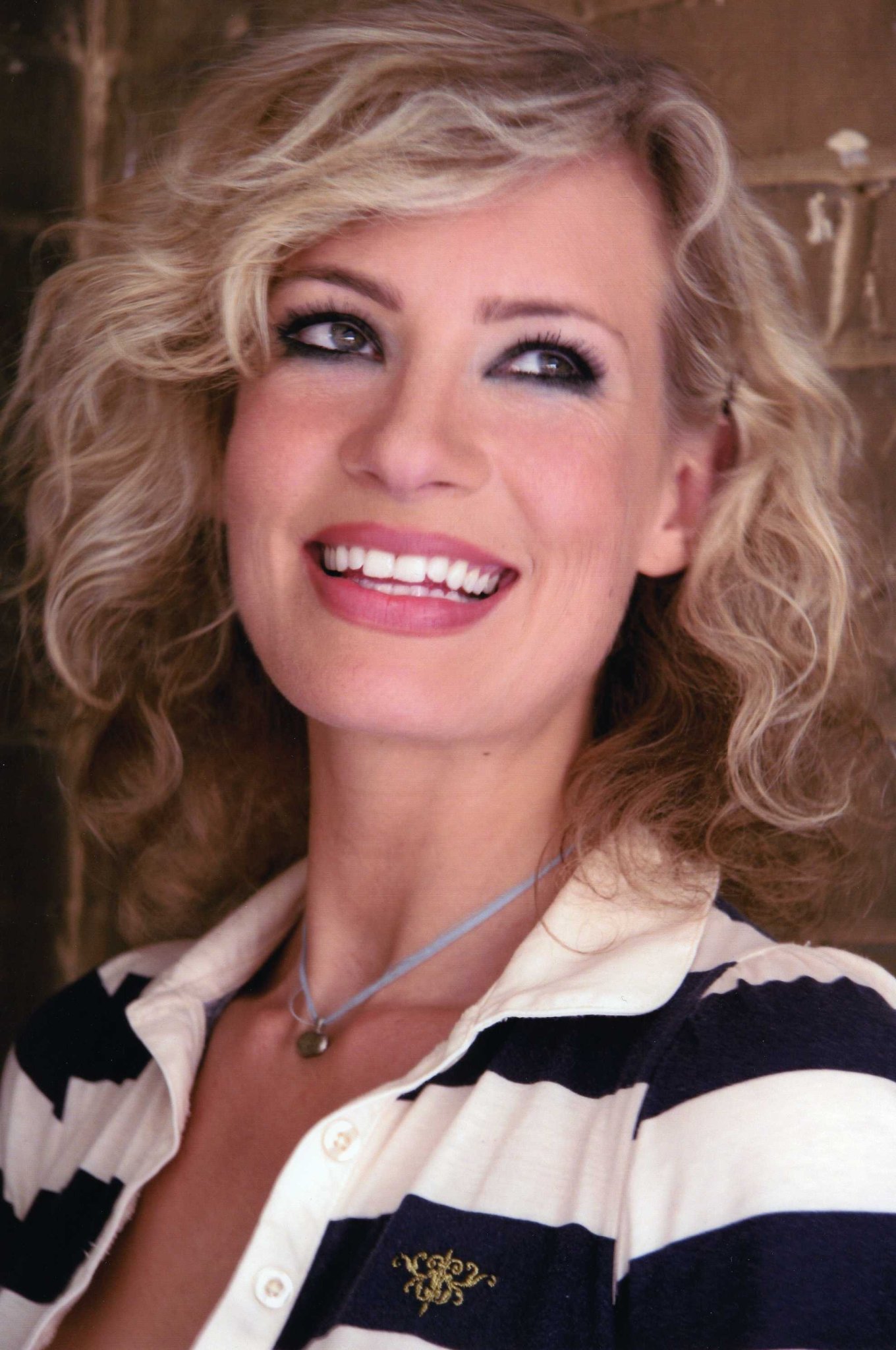 Фото - Sarain Boylan: 1360x2048 / 334 Кб