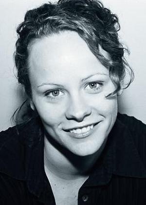 Фото - Nicole Crozier: 300x420 / 23 Кб