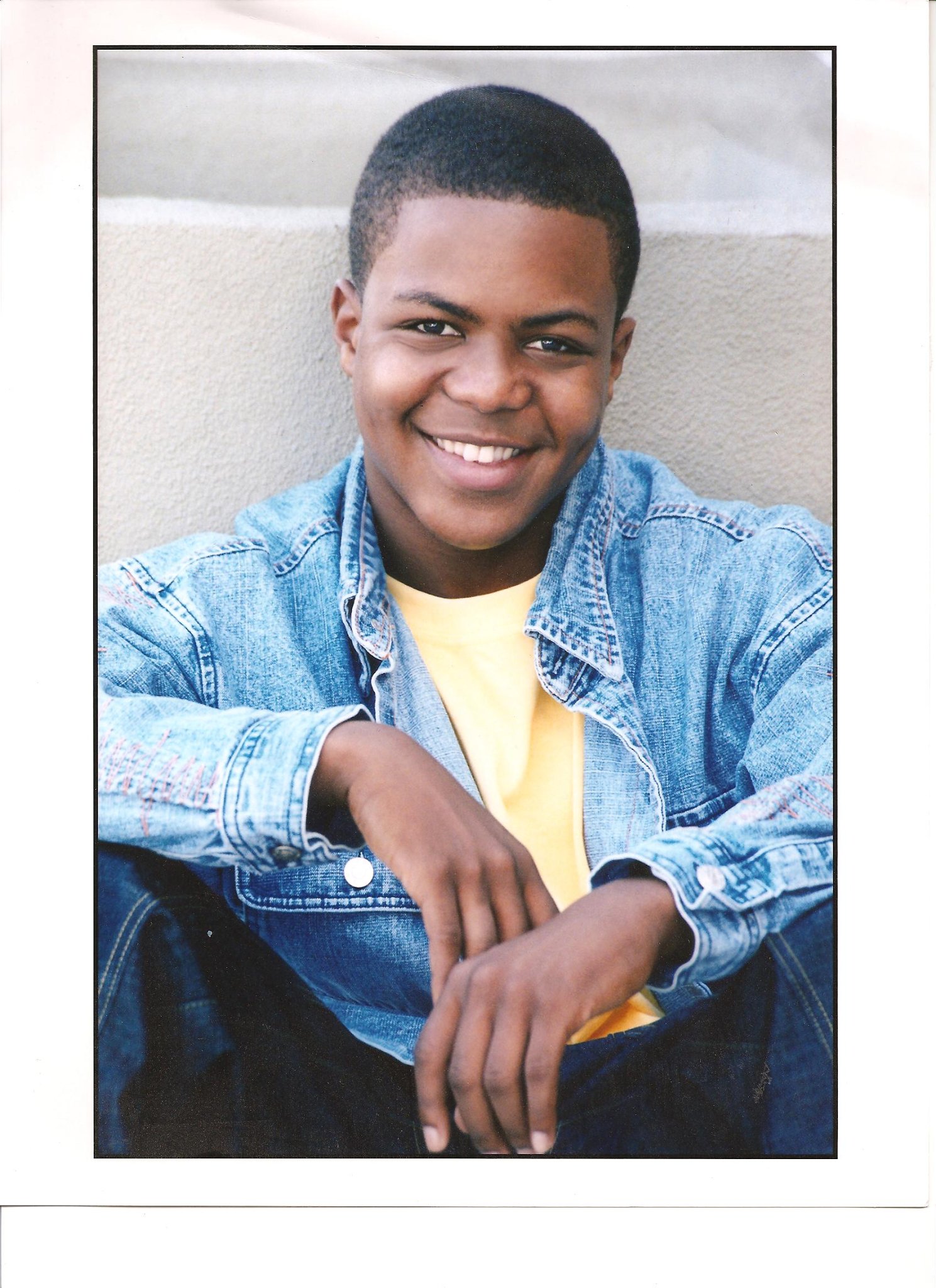 Фото - Shawn Smith: 1489x2048 / 430 Кб