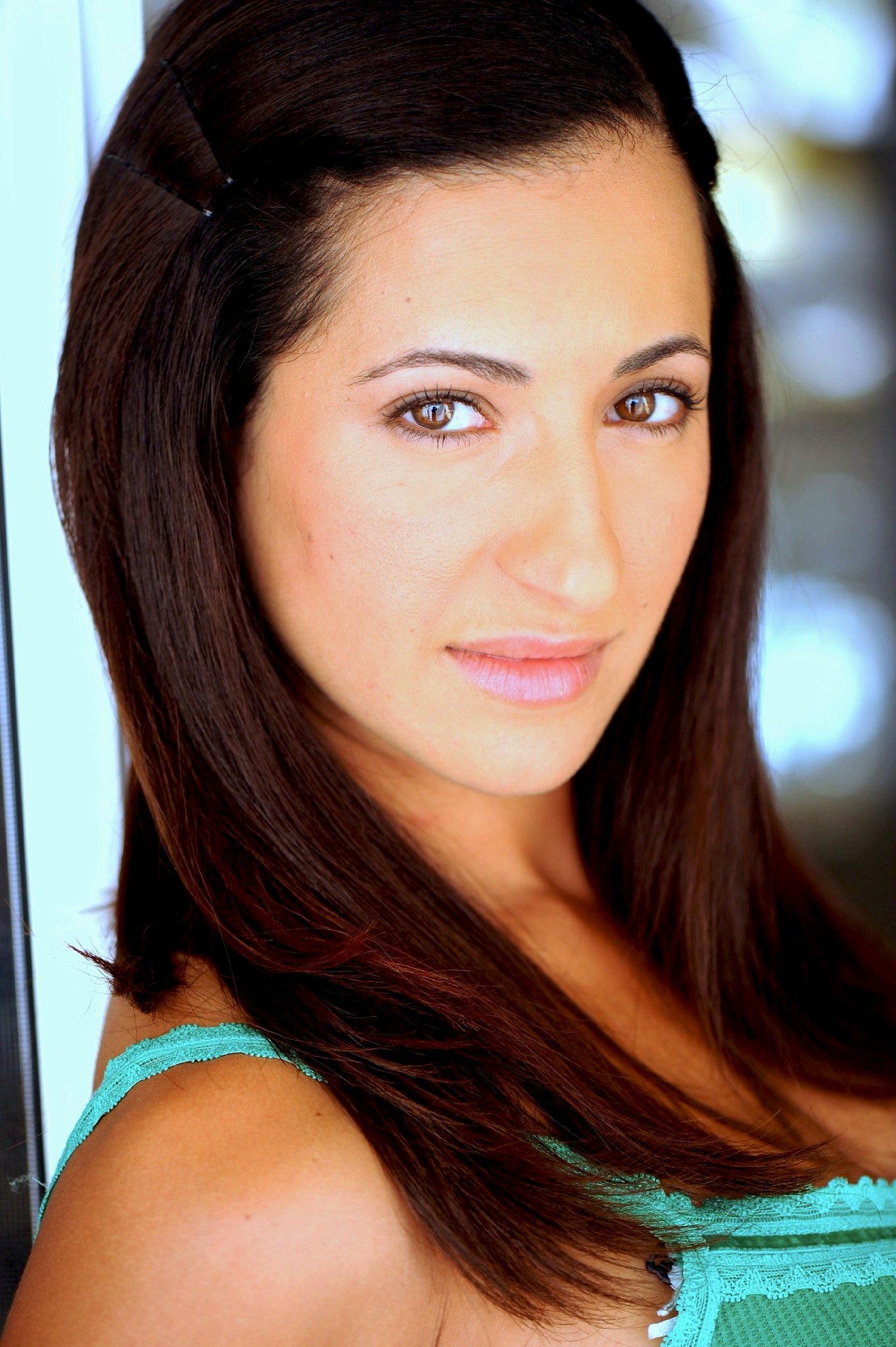 Фото - Narmar Hanna: 1363x2048 / 395 Кб