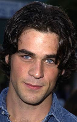 Фото - Эдди Кехилл: 254x400 / 21 Кб