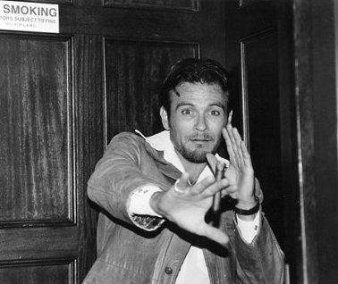 Фото - Douglas Bennett: 378x318 / 27 Кб