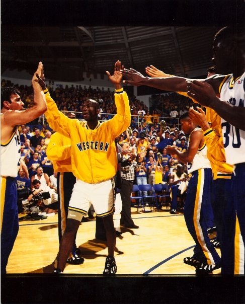 Фото - Энтони С. Холл: 487x604 / 76 Кб