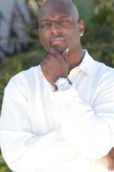 Фото - Энтони С. Холл: 403x604 / 27 Кб