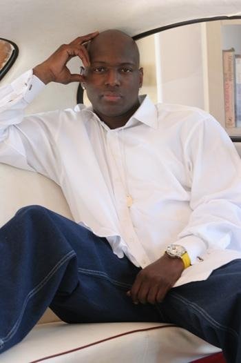 Фото - Энтони С. Холл: 350x526 / 26 Кб