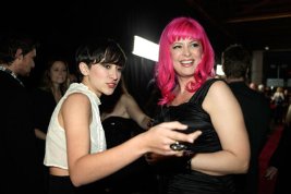 Фото - Зельда Уильямс: 267x178 / 11 Кб