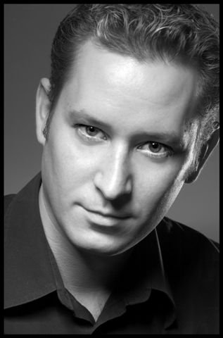 Фото - Darren Ross: 317x480 / 22 Кб