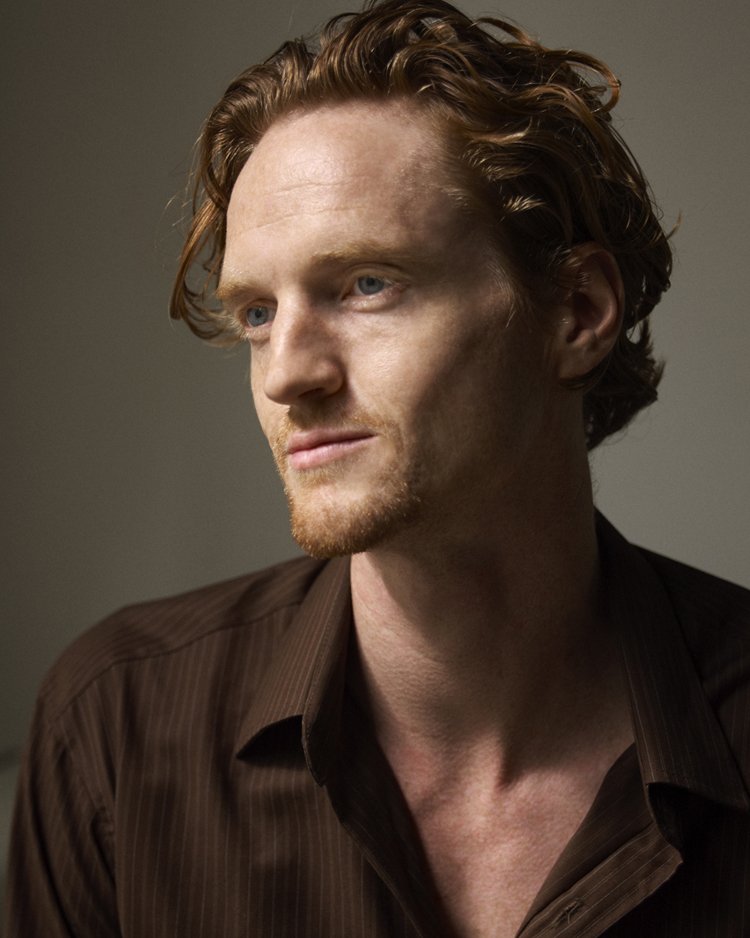 Фото - Кристофер Джеймс Бэйкер: 750x938 / 83 Кб