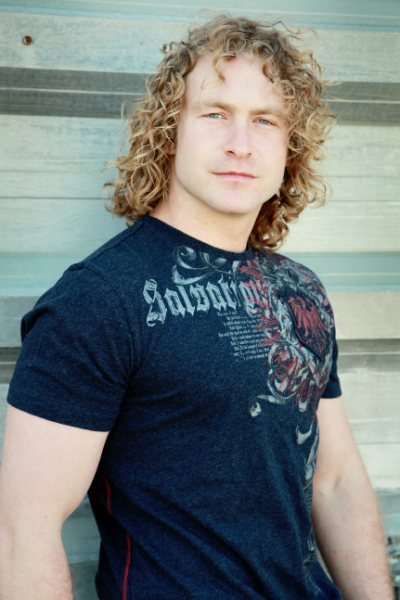 Фото - Дэн Петрониевич: 400x600 / 45 Кб