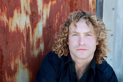 Фото - Дэн Петрониевич: 400x267 / 23 Кб