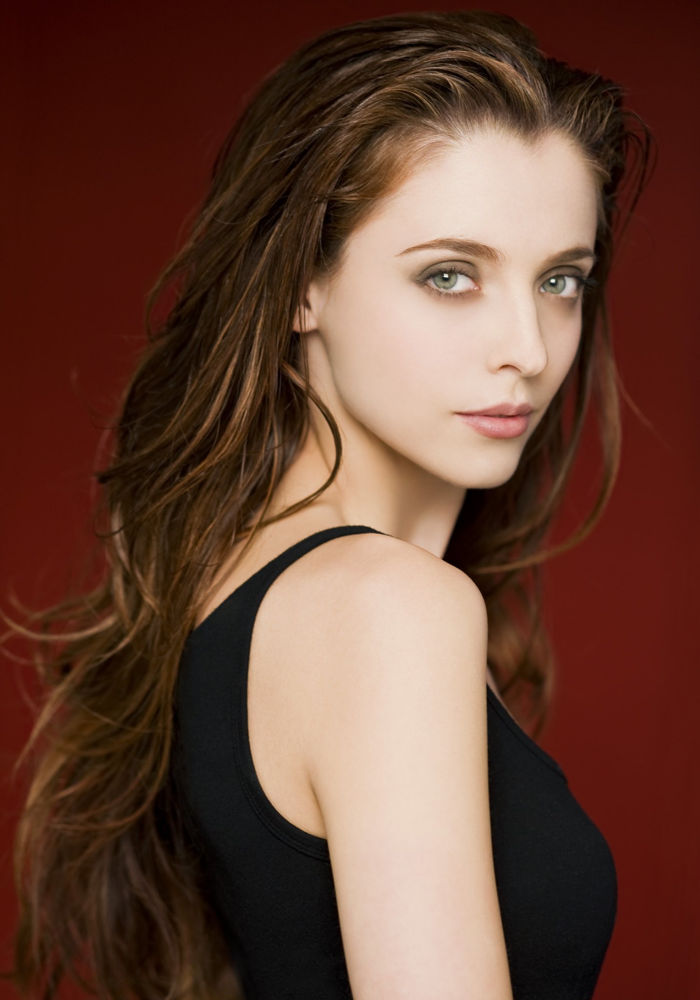 Фото - Летисия Долера: 1434x2048 / 225 Кб