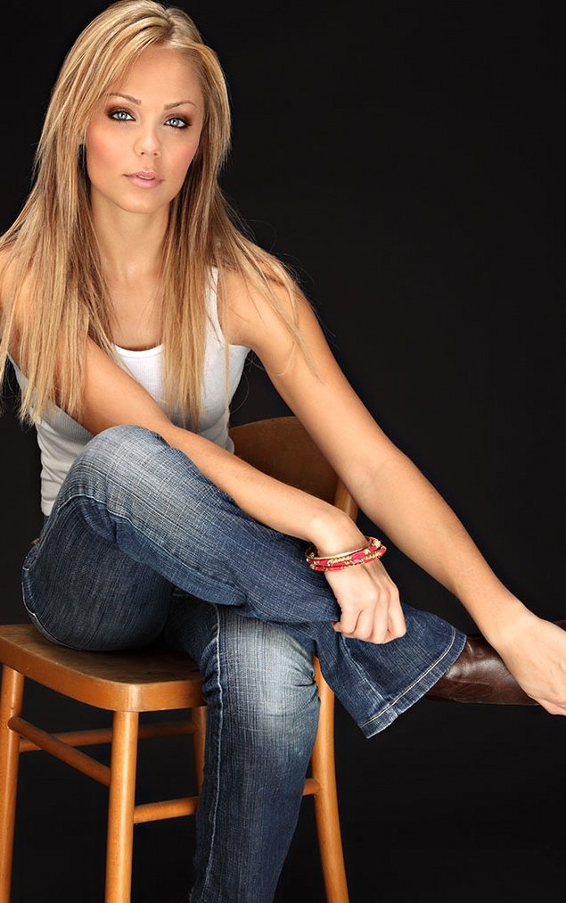 Фото - Лора Вандервурт: 635x1012 / 106 Кб