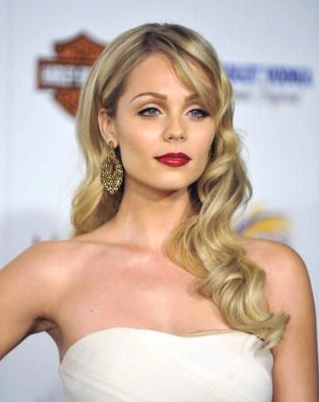 Фото - Лора Вандервурт: 355x447 / 25 Кб