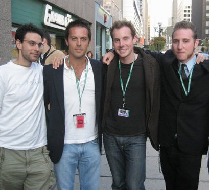 Фото - Джошуа Пиис: 409x372 / 34 Кб