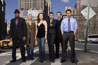 Фото - Джей Эрнандес: 323x215 / 25 Кб