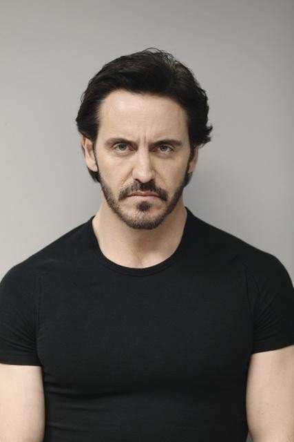 Фото - Чарльз Межер: 427x640 / 21 Кб