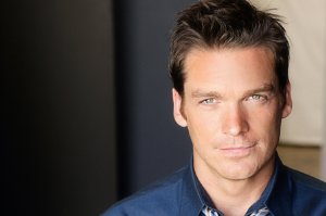 Фото - Барт Джонсон: 300x199 / 9 Кб