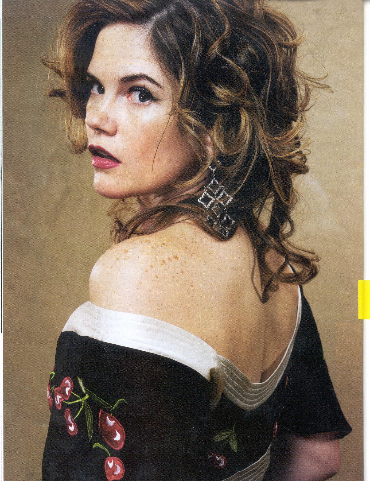 Фото - Дженнифер Холл: 1575x2048 / 1009 Кб