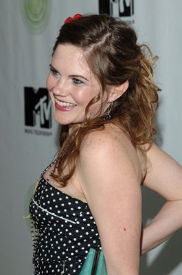 Фото - Дженнифер Холл: 265x400 / 24 Кб