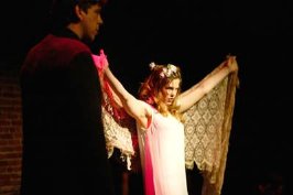 Фото - Дженнифер Холл: 266x177 / 9 Кб