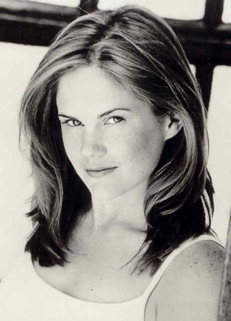 Фото - Дженнифер Холл: 337x468 / 31 Кб