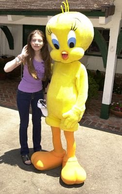 Фото - Мишель Трахтенберг: 251x400 / 28 Кб