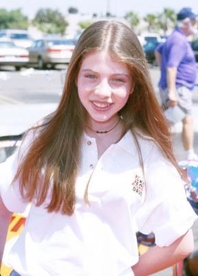 Фото - Мишель Трахтенберг: 288x400 / 22 Кб