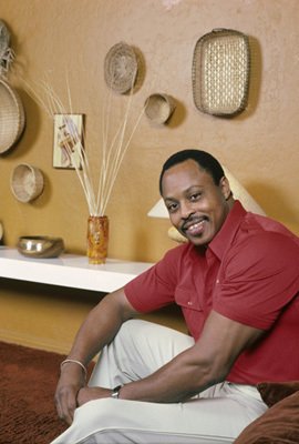 Фото - Роджер Э. Мосли: 270x400 / 23 Кб