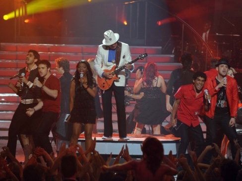 Фото - Карлос Сантана: 488x365 / 35 Кб