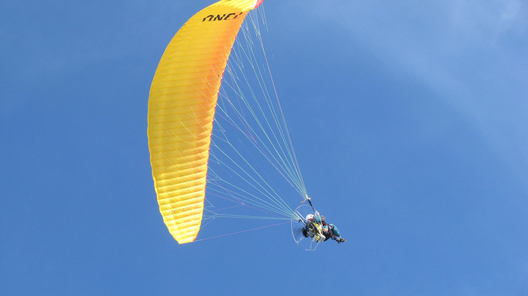 Фото - Макс Бисли: 1832x1028 / 179 Кб