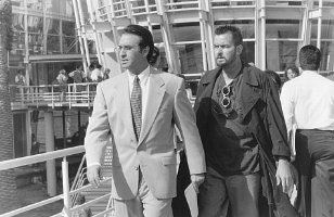 Фото - Рон Сильвер: 308x200 / 21 Кб