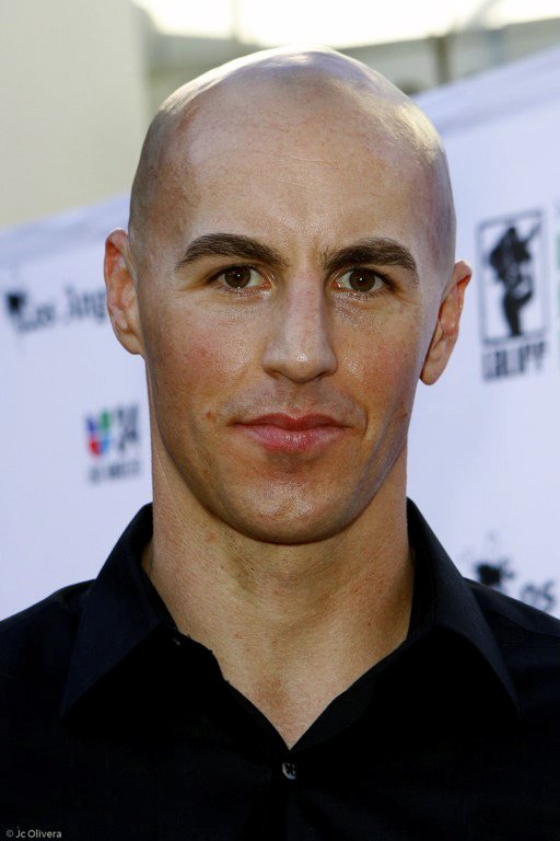 Фото - Дуглас Тейт: 512x768 / 51 Кб