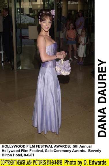 Фото - Дэна Дори: 378x575 / 44 Кб