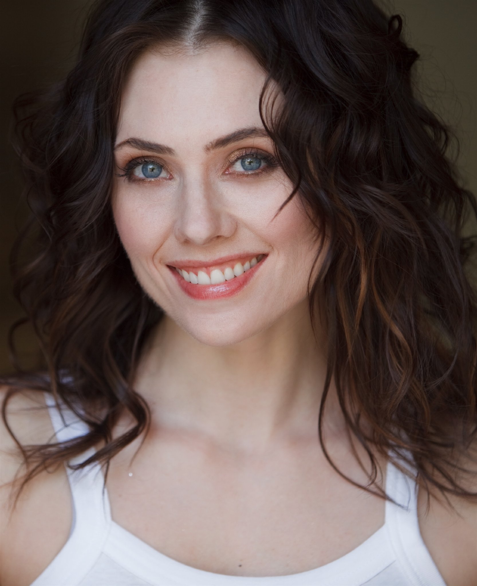 Фото - Эдриэнн Уилкинсон: 1666x2048 / 292 Кб