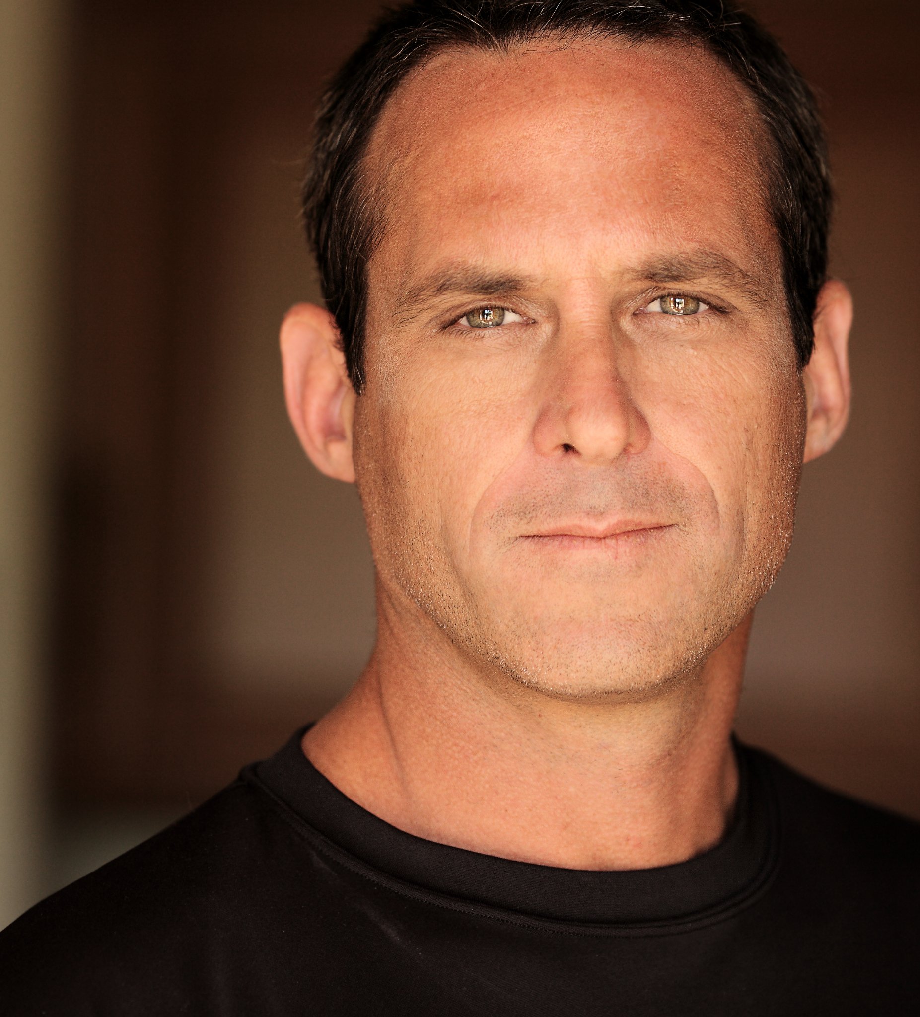 Фото - Майк Смит: 1853x2048 / 481 Кб