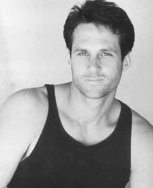 Фото - Майк Смит: 300x367 / 9 Кб