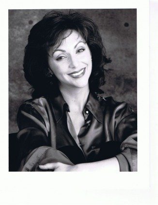 Фото - Kellee Sweeney: 326x424 / 24 Кб