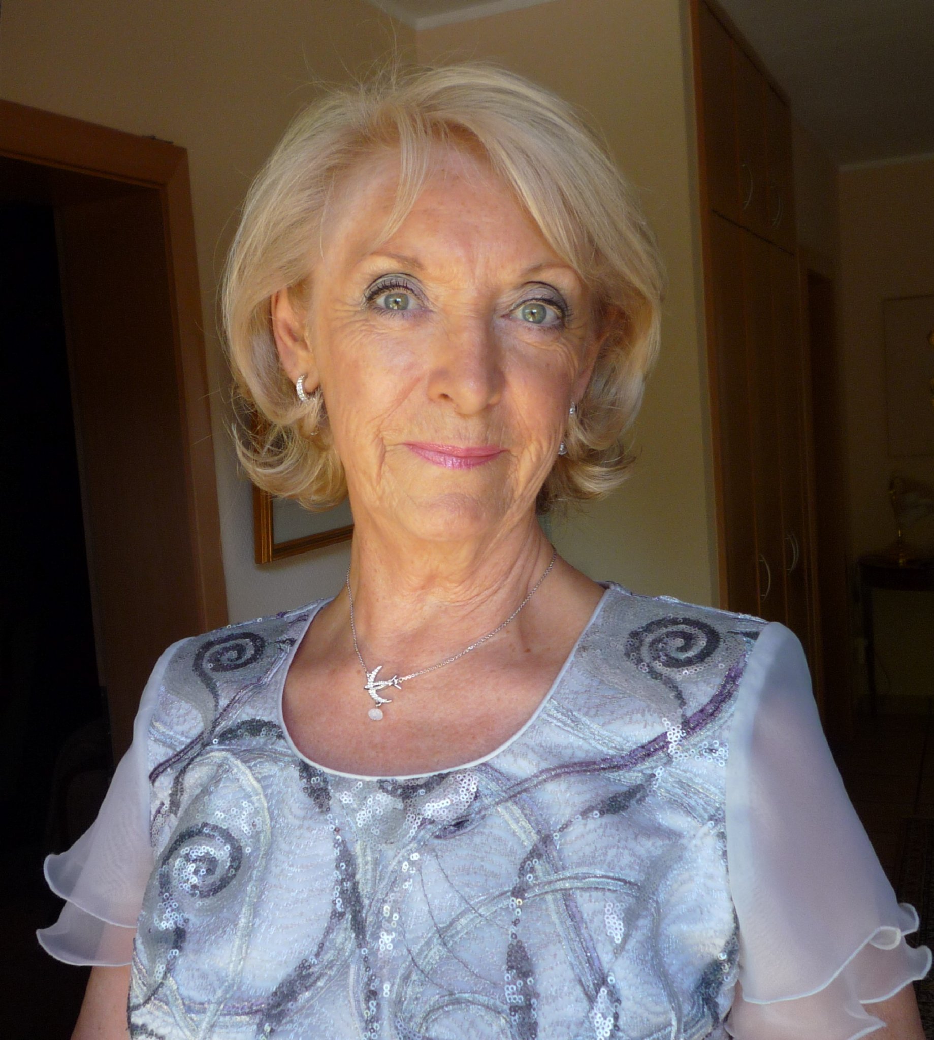 Фото - Клер Джонстон: 1839x2048 / 487 Кб