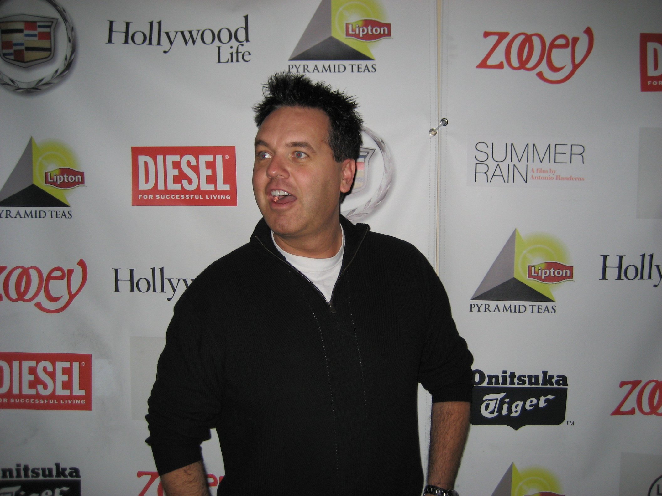 Фото - Jimmy Chunga: 2112x1584 / 393 Кб