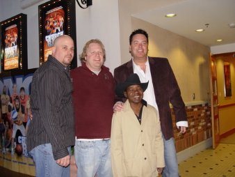 Фото - Jimmy Chunga: 338x254 / 22 Кб