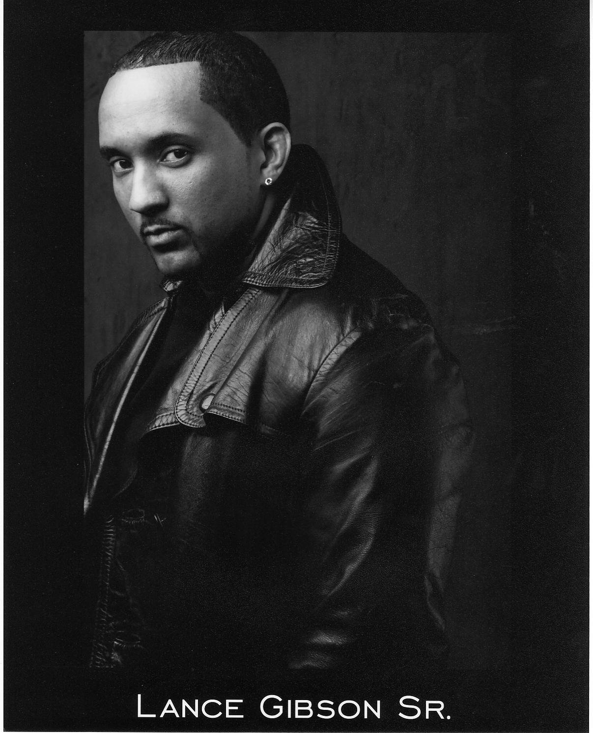 Фото - Lance Gibson: 1207x1490 / 304 Кб